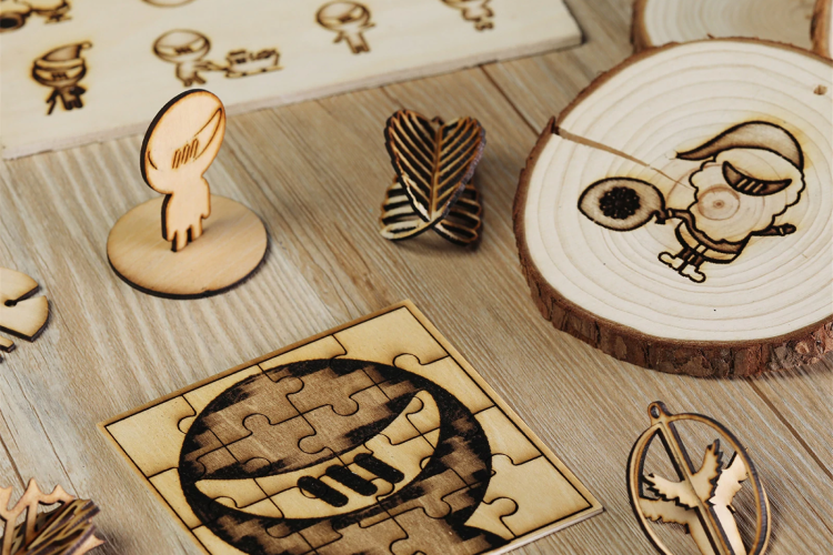 Able to engrave wood, paper, plastic, leather, and more, the SainSmart 455nm blue laser module kit will let you personalize your DIY projects. 